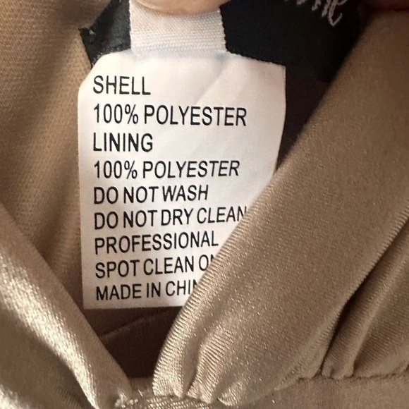 La Femme Nude Plunge Neck A Line Sleeveless Formal Gown Dress 28547 Size 18 NWT - Picture 3 of 5